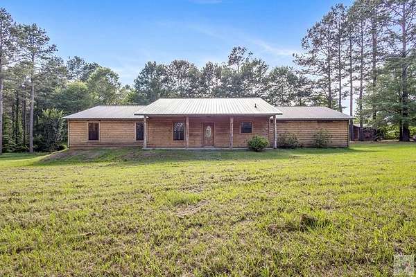 18.6 Acres of Land with Home for Sale in Hope, Arkansas