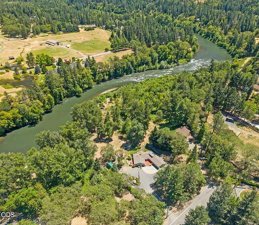 2 Acres of Land with Home for Sale in Grants Pass, Oregon