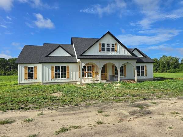 2.46 Acres of Land with Home for Sale in Nashville, Georgia