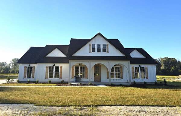 2.46 Acres of Land with Home for Sale in Nashville, Georgia