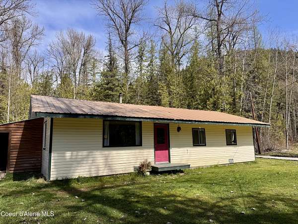 6 Acres of Land with Home for Sale in Sandpoint, Idaho