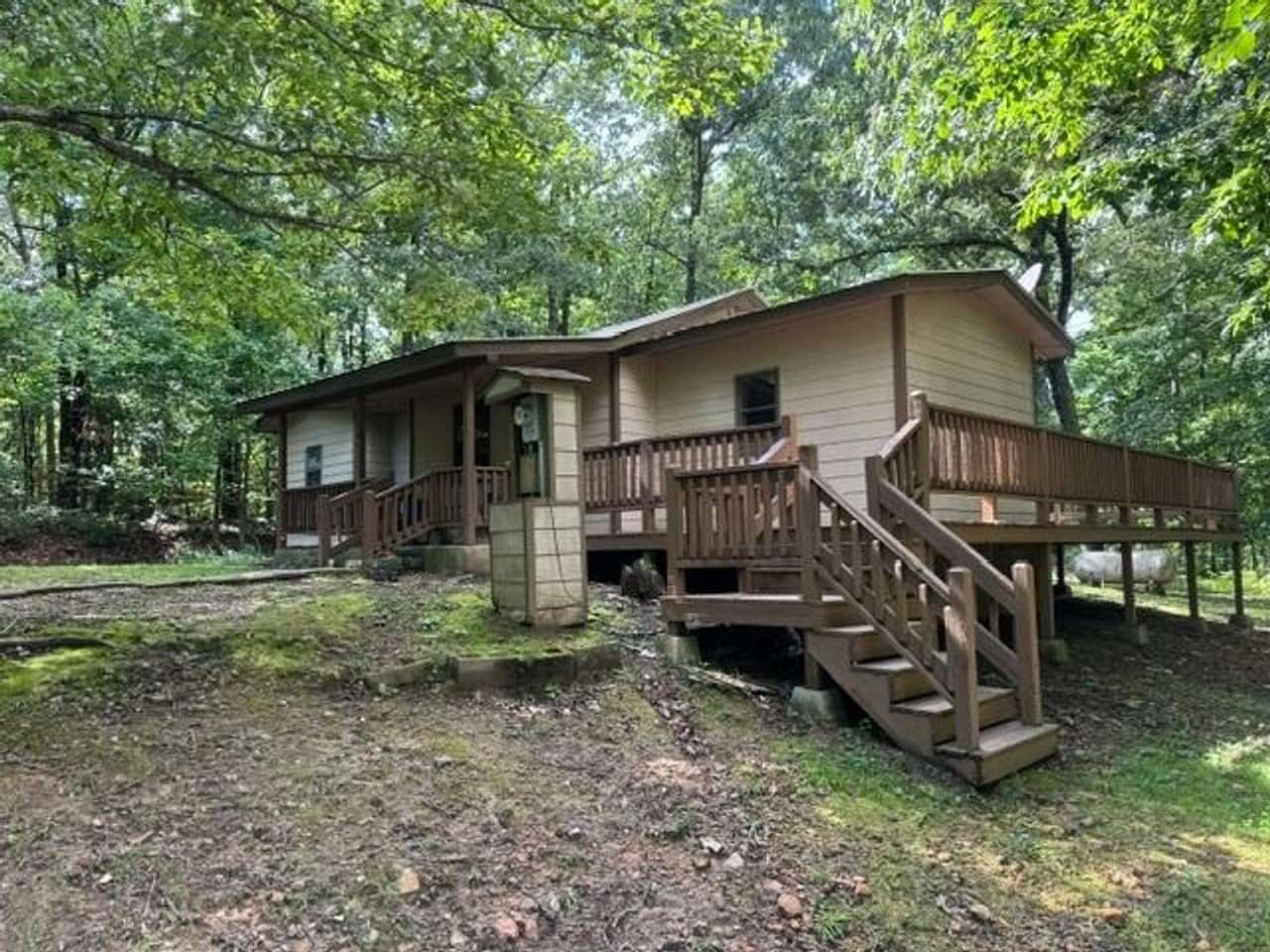 5.35 Acres of Land with Home for Sale in Mountain View, Arkansas