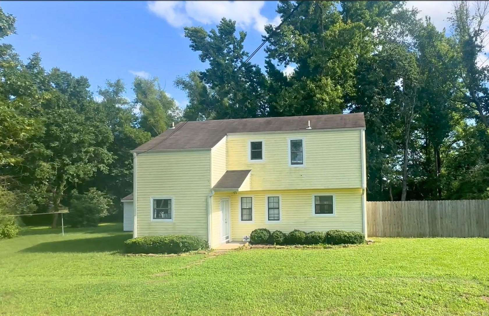1.64 Acres of Land with Home for Sale in Greenbrier, Arkansas