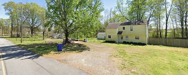 1.64 Acres of Land with Home for Sale in Greenbrier, Arkansas
