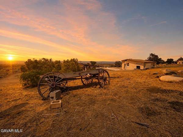 4 Acres of Land with Home for Sale in Juniper Hills, California