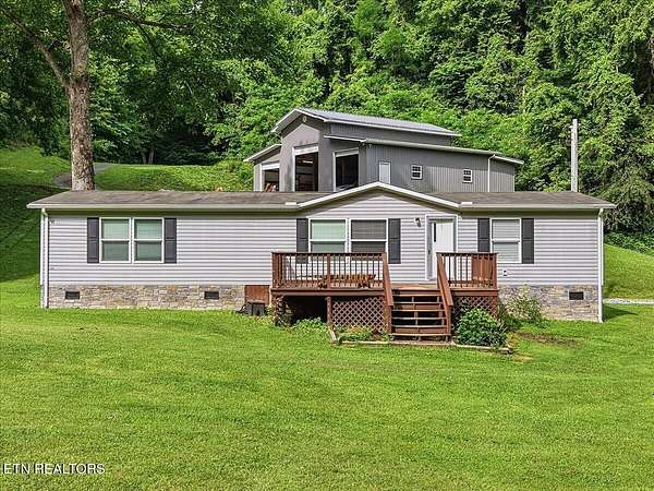 109 Acres of Land with Home for Sale in Eidson, Tennessee