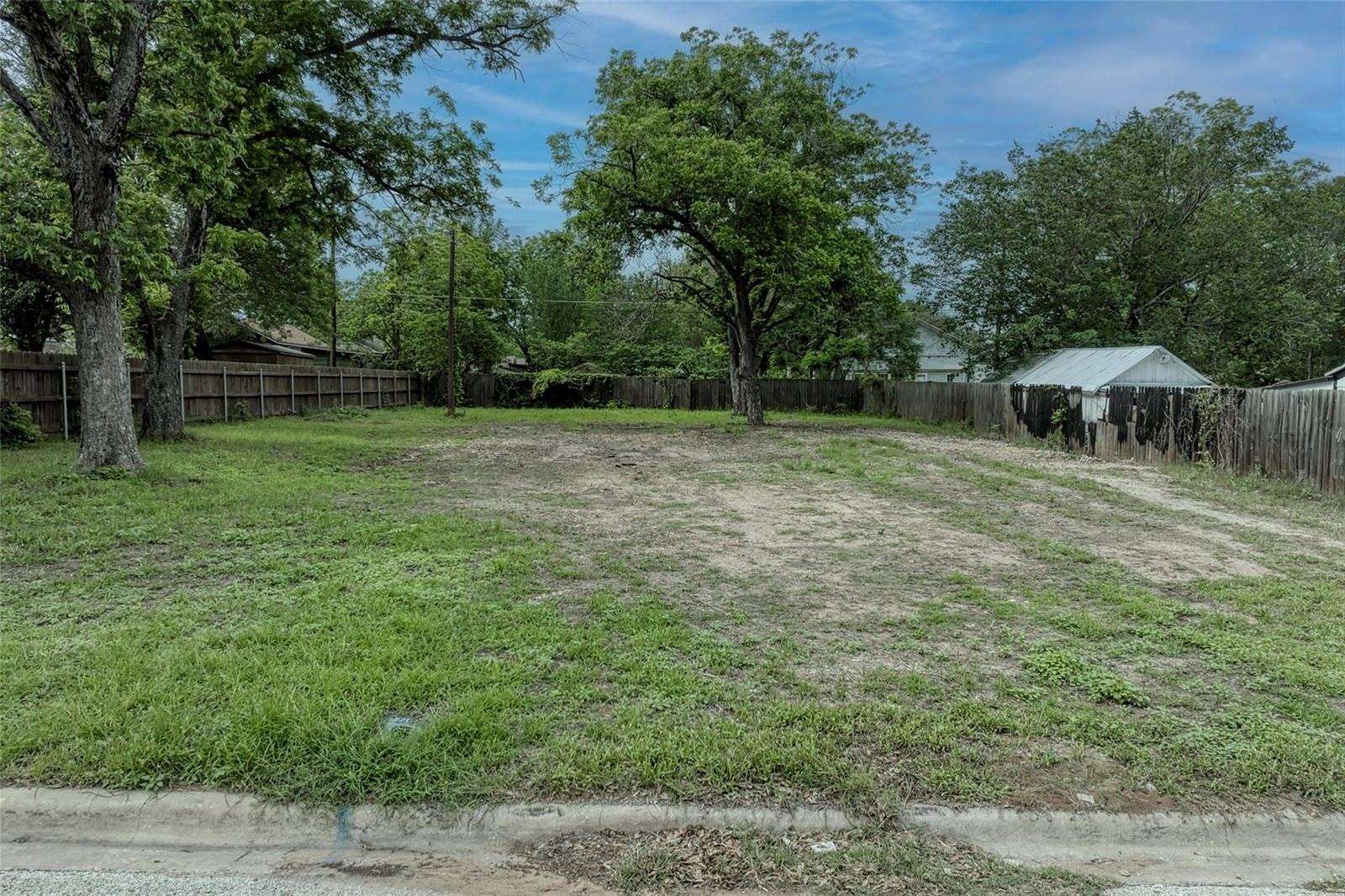 0.22 Acres of Residential Land for Sale in Luling, Texas
