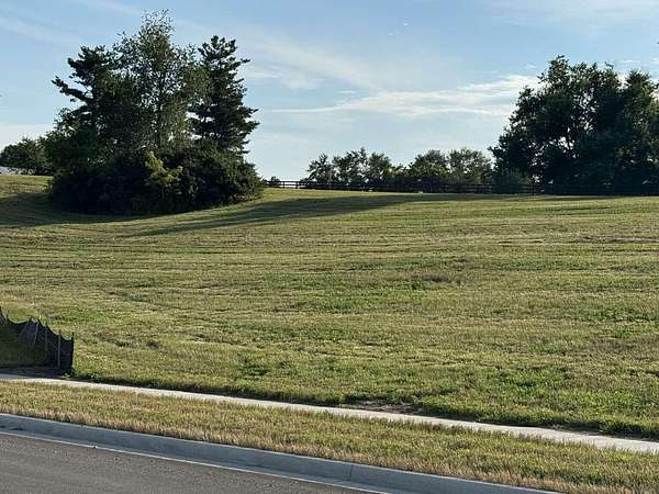 1 Acre of Residential Land for Sale in Nicholasville, Kentucky
