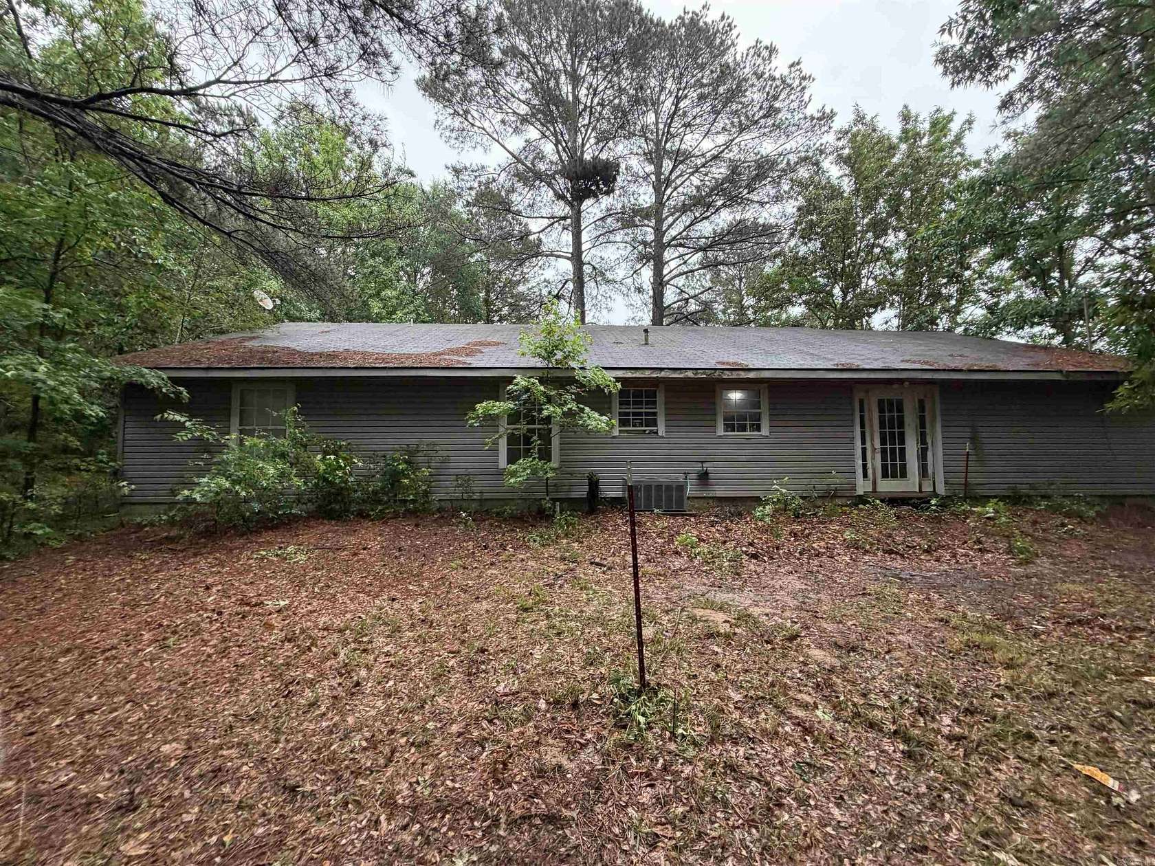 39.6 Acres of Land with Home for Sale in Delight, Arkansas
