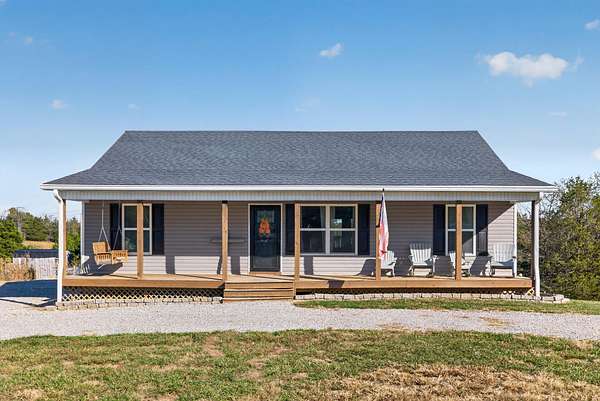 10 Acres of Recreational Land with Home for Sale in Lawrenceburg, Kentucky