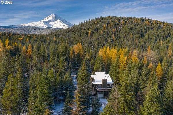 7.1 Acres of Land with Home for Sale in Parkdale, Oregon