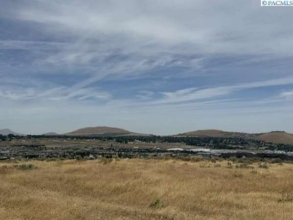 7 Acres of Residential Land for Sale in Kennewick, Washington
