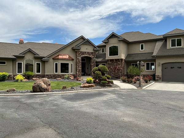 11.2 Acres of Land with Home for Sale in Adrian, Oregon