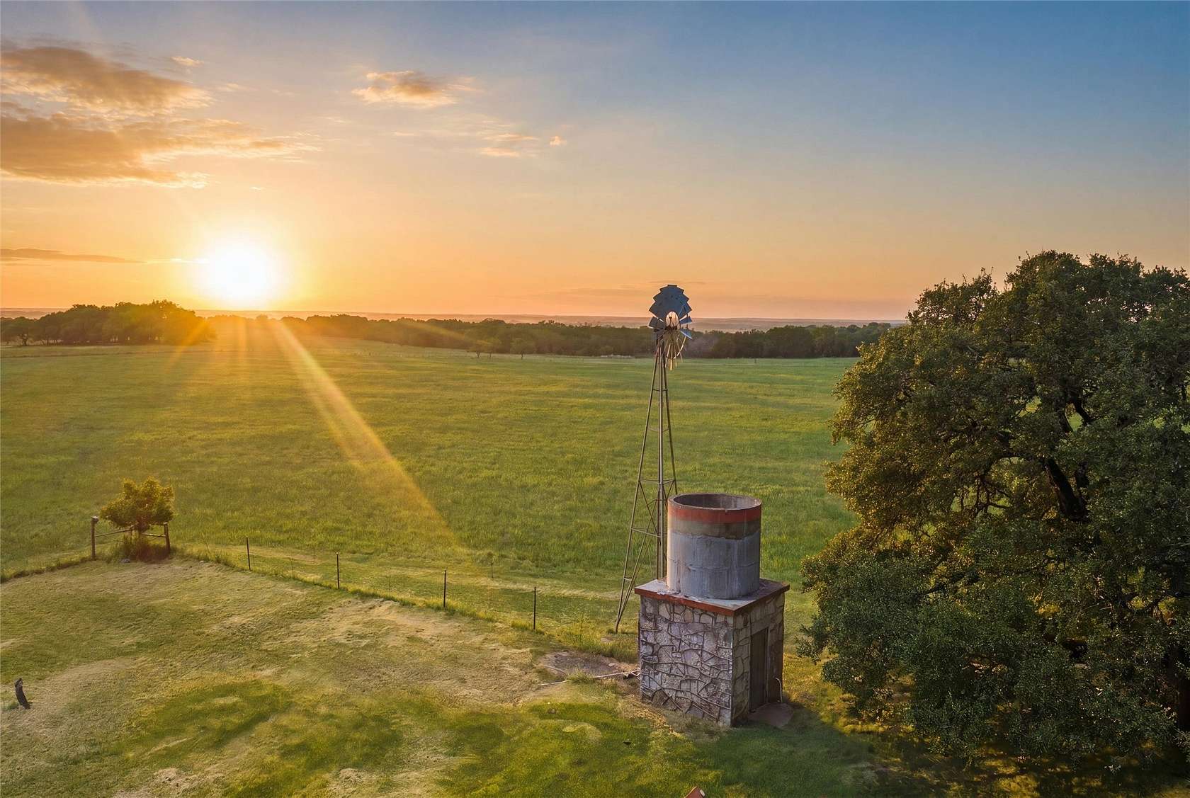 323 Acres of Land with Home for Sale in Hico, Texas