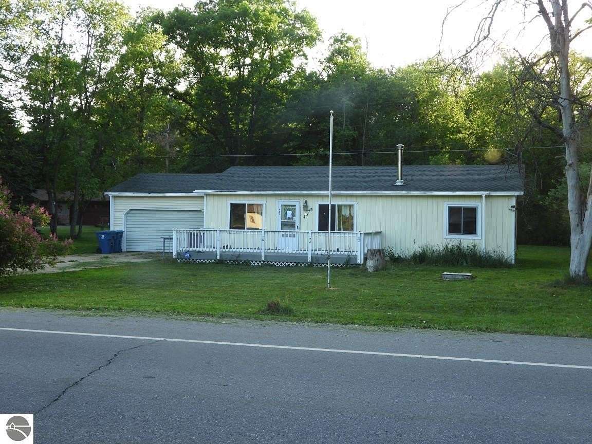 1.5 Acres of Land with Home for Sale in Roscommon, Michigan