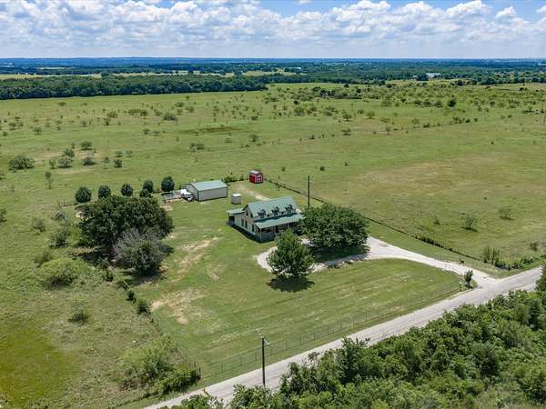 1.5 Acres of Land with Home for Sale in Chico, Texas
