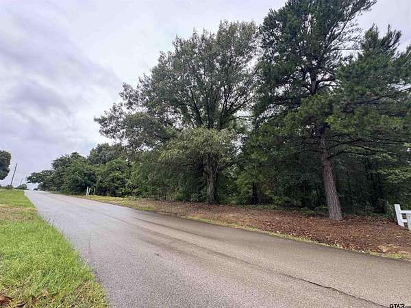 5 Acres of Residential Land for Sale in Lindale, Texas