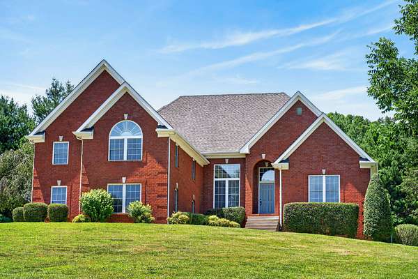 1.67 Acres of Land with Home for Sale in Springfield, Tennessee