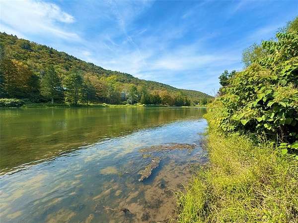 18 Acres of Recreational & Residential Land for Sale in Hancock, New York