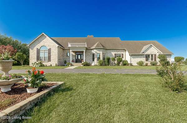 9 Acres of Land with Home for Sale in Shelbyville, Kentucky