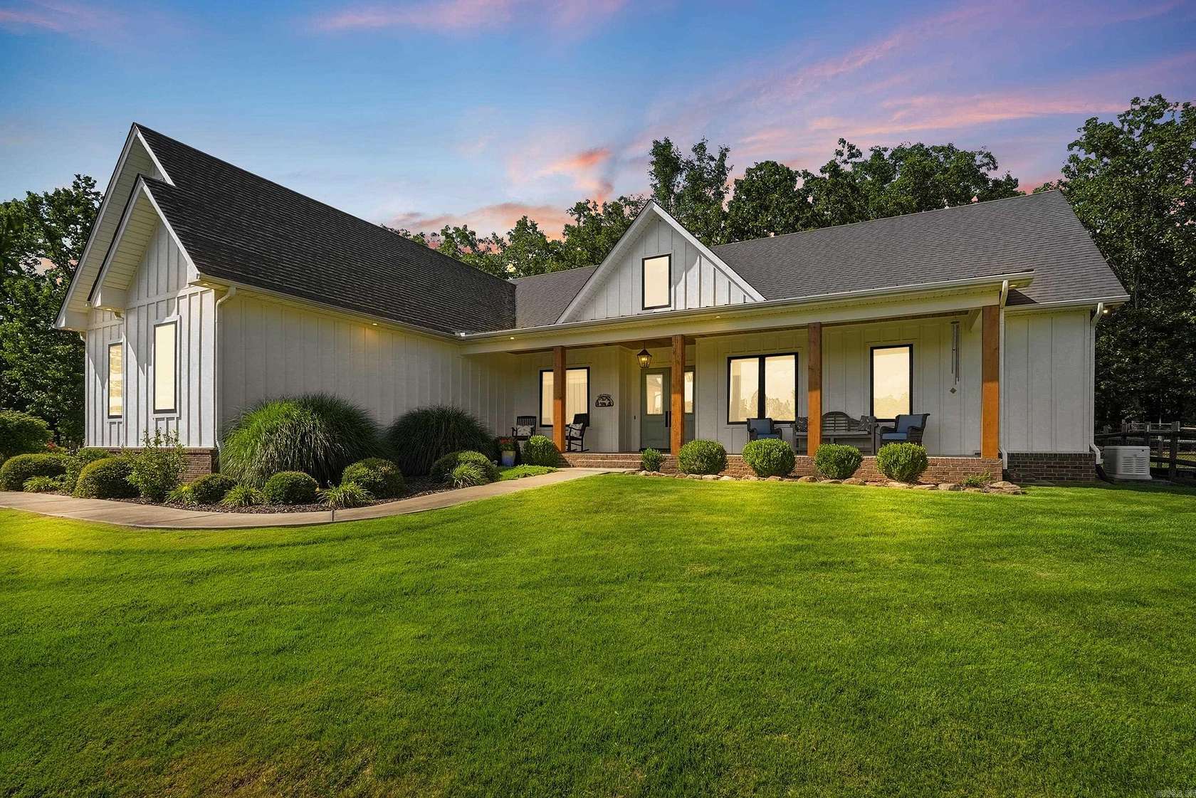 19.2 Acres of Land with Home for Sale in Mayflower, Arkansas