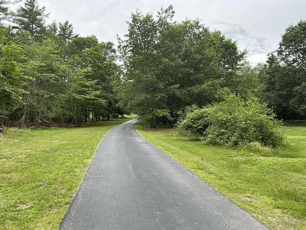 2.52 Acres of Residential Land for Sale in Cumberland Town, Maine