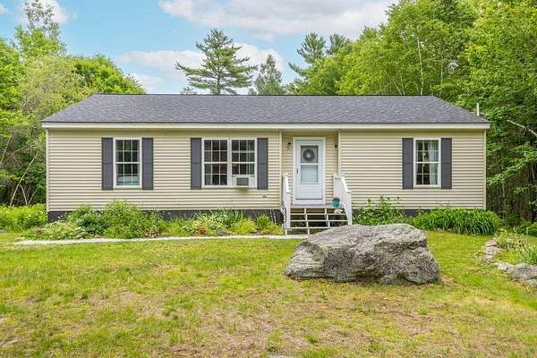 2.2 Acres of Land with Home for Sale in Cumberland Town, Maine