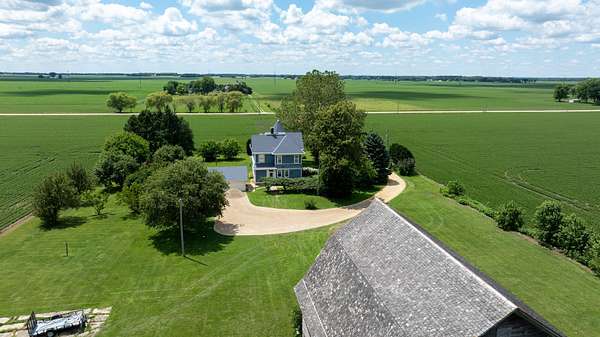 4.37 Acres of Land with Home for Sale in Rock Falls, Illinois