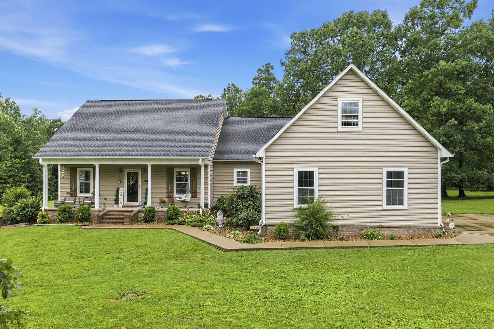 3.22 Acres of Land with Home for Sale in Decaturville, Tennessee