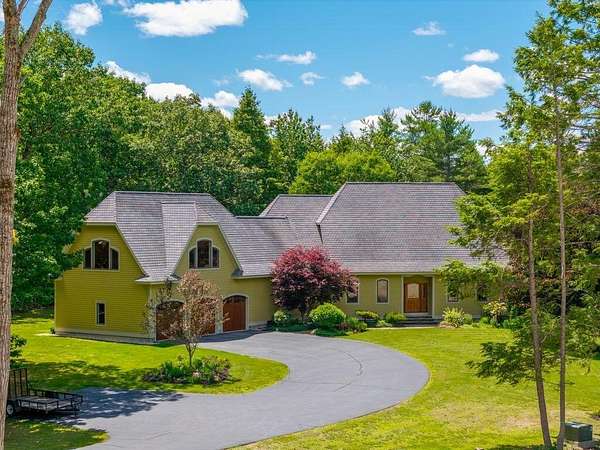 3.4 Acres of Land with Home for Sale in Cumberland Town, Maine