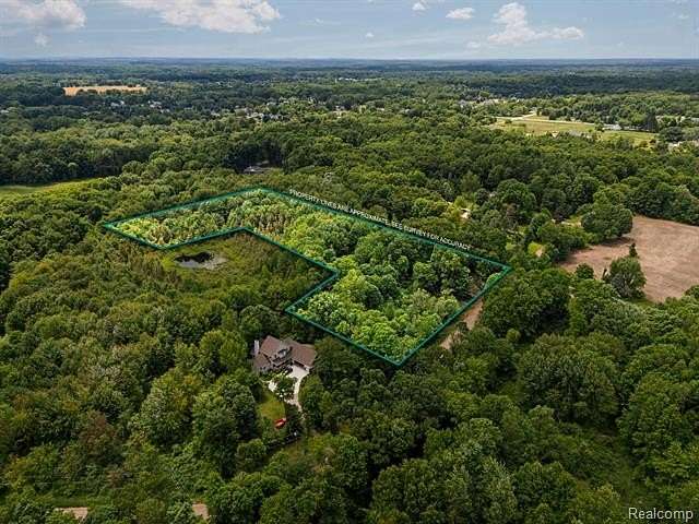 5 Acres of Residential Land for Sale in Howell, Michigan