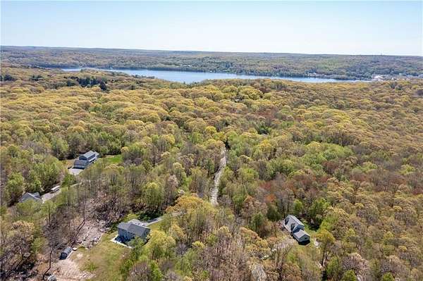 6.85 Acres of Residential Land for Sale in Montville Town, Connecticut