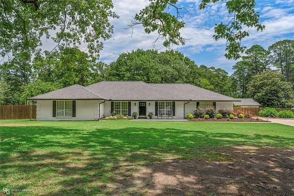 3.3 Acres of Land with Home for Sale in Shreveport, Louisiana