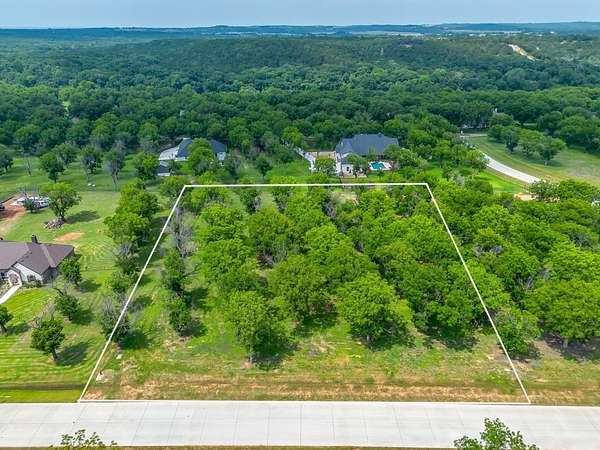 1.5 Acres of Residential Land for Sale in Granbury, Texas
