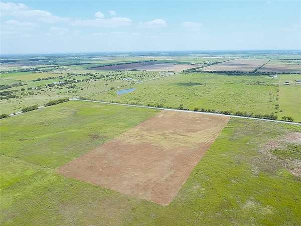 10 Acres of Land for Sale in Blum, Texas