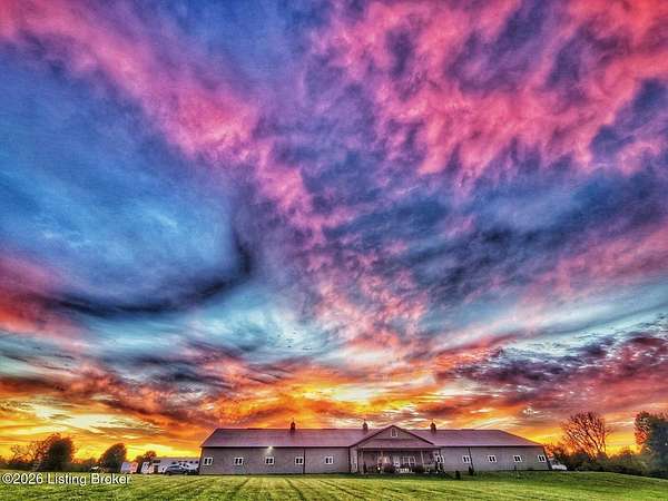 15.4 Acres of Improved Land for Sale in Shelbyville, Kentucky