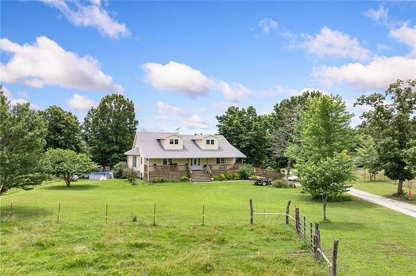 11.4 Acres of Land with Home for Sale in Omaha, Arkansas