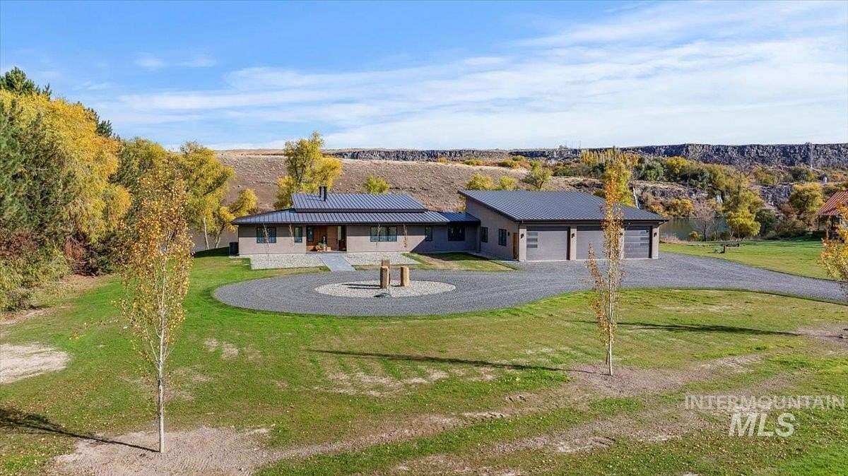 1.66 Acres of Land with Home for Sale in Hagerman, Idaho