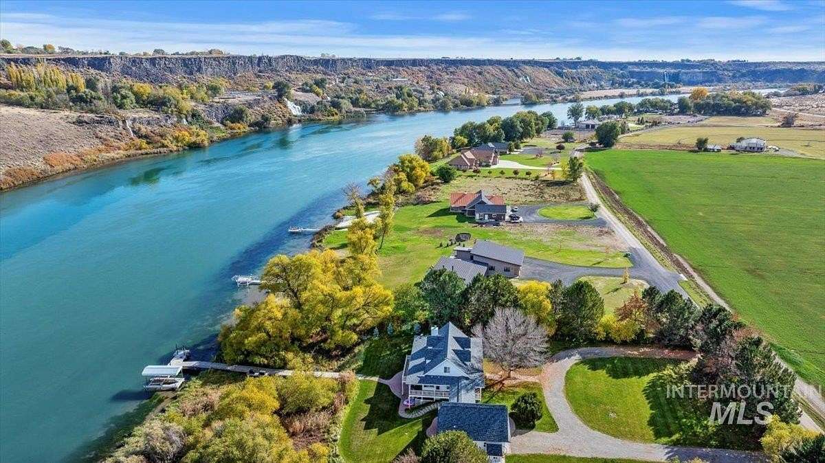 1.66 Acres of Land with Home for Sale in Hagerman, Idaho