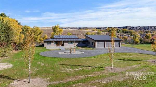 1.66 Acres of Land with Home for Sale in Hagerman, Idaho