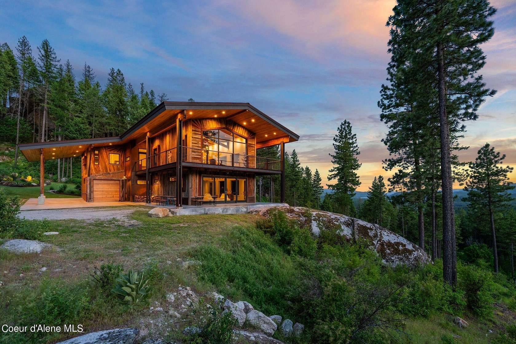 9 Acres of Land with Home for Sale in Sandpoint, Idaho