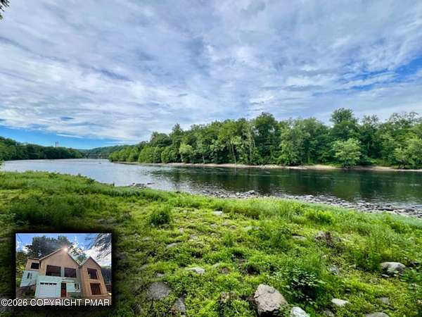 2.62 Acres of Land with Home for Sale in Mount Bethel, Pennsylvania