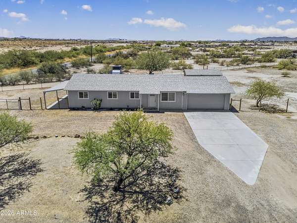 1.5 Acres of Land with Home for Sale in Casa Grande, Arizona