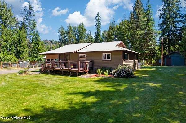 1.52 Acres of Land with Home for Sale in Priest River, Idaho