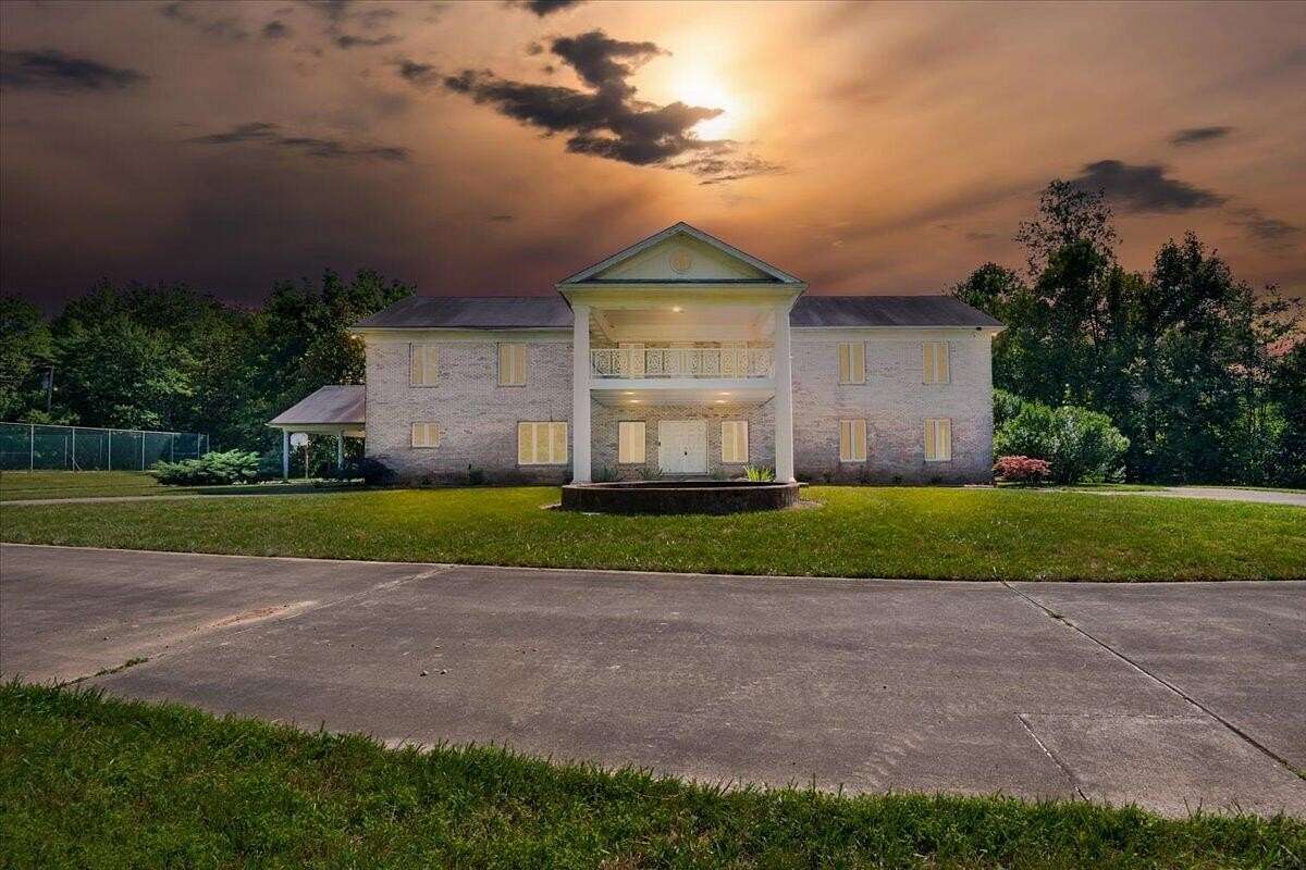 111 Acres of Recreational Land with Home for Sale in Gray, Kentucky