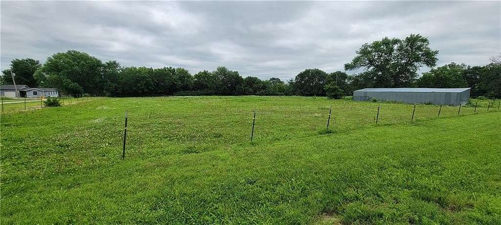 1.74 Acres of Residential Land for Sale in La Harpe, Kansas