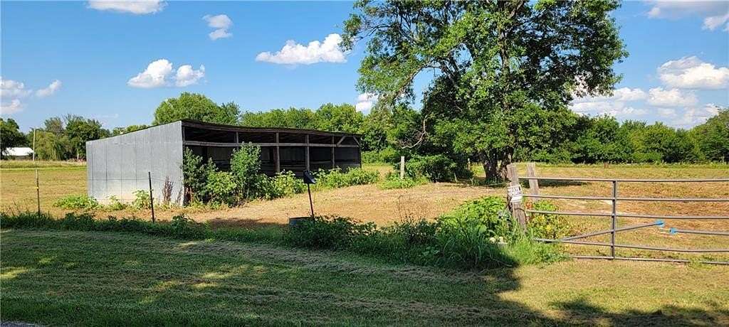 1.74 Acres of Residential Land for Sale in La Harpe, Kansas
