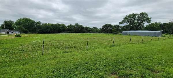 1.74 Acres of Residential Land for Sale in La Harpe, Kansas