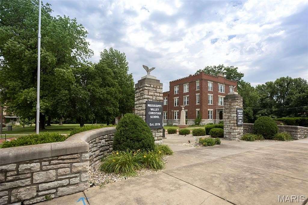 39.3 Acres of Mixed-Use Land for Sale in Alton, Illinois