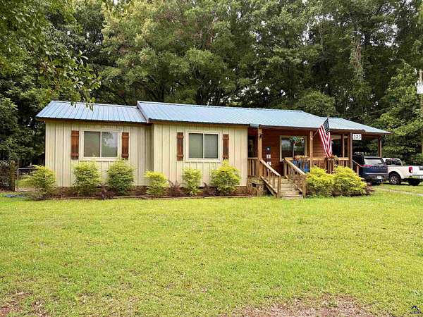 2.12 Acres of Land with Home for Sale in Byron, Georgia